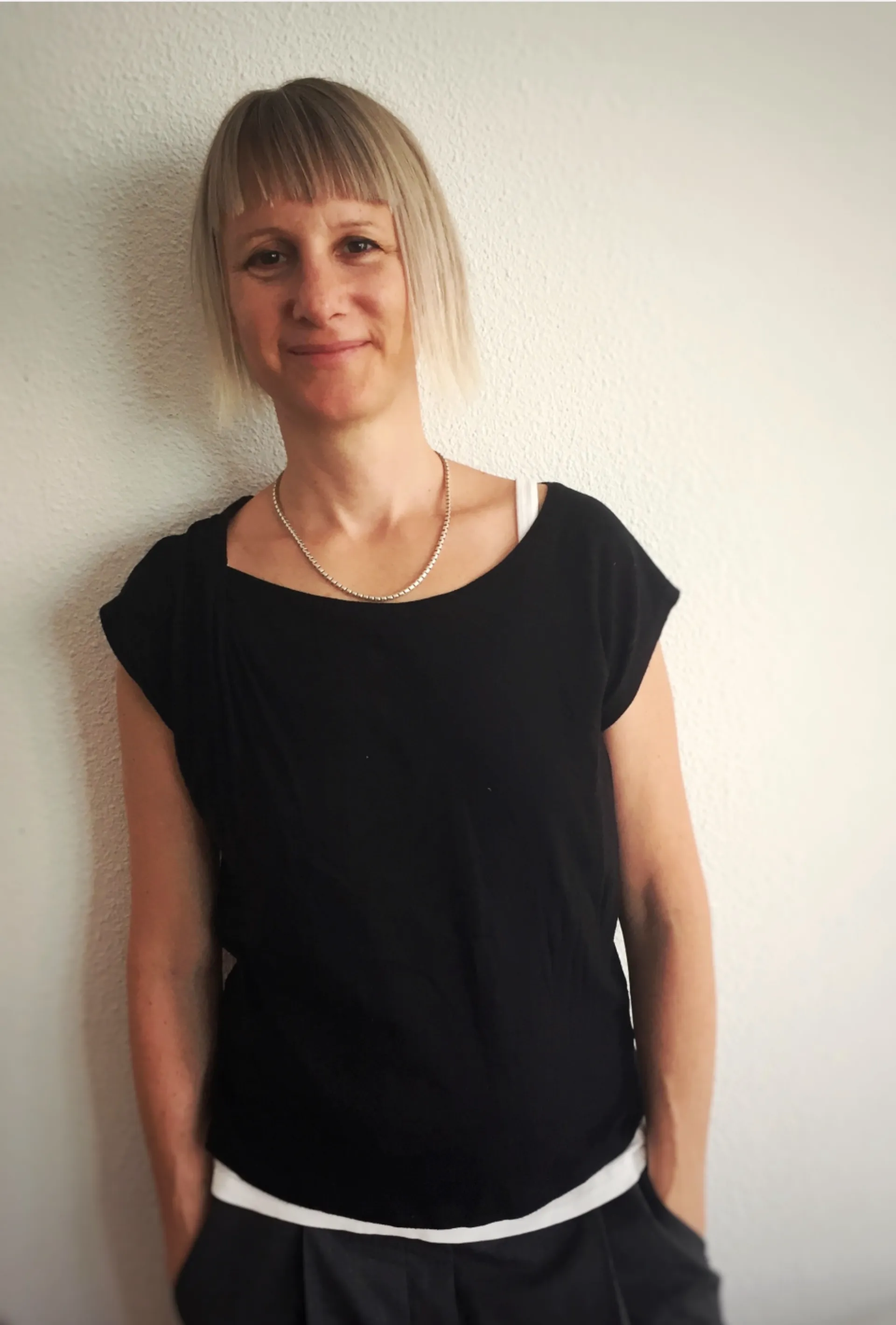 Ineke Hodge — AI & Business Growth Consultant